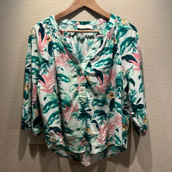 Ann Taylor LOFT Women’s Tropical v neck shirt Size Petite Large - Picture 2 of 8